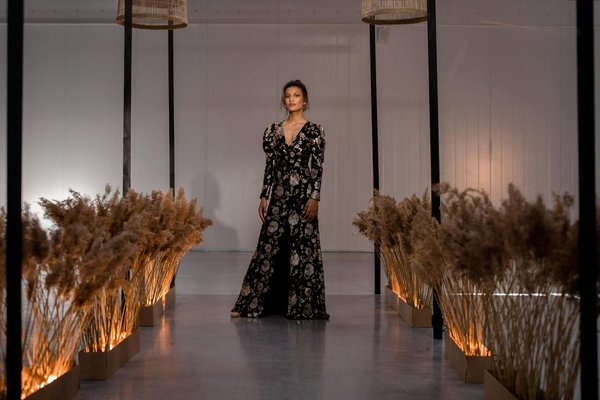 What Colors Dominate the Autumn Fashion Palette in London and How to Wear Them?